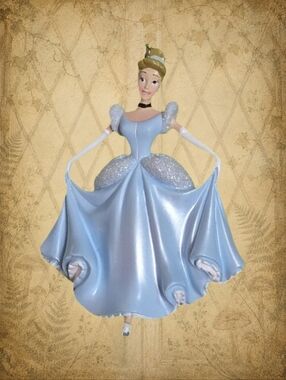 Fairy Tales 👑🧚‍♀️ DISNEY Princess Cinderella Figurine Ornament